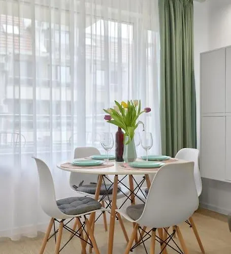 Apartman Sea Moreto 1 *